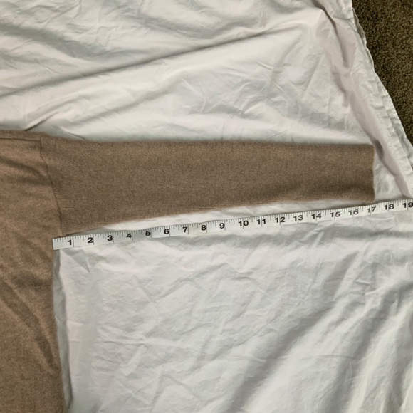 100% Cashmere Eileen Fisher V-Neck Sweater - Picture 5 of 9